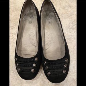 Cliffs by White Mountain black flats, size 8 1/2